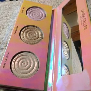 Laura Gellar Life Glows On! Highlighter Palette